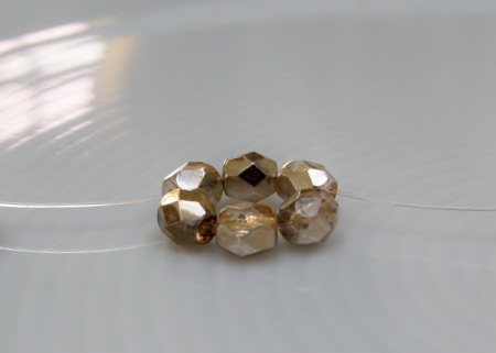 bracelet en daisy chain - pret pour la perle centrale